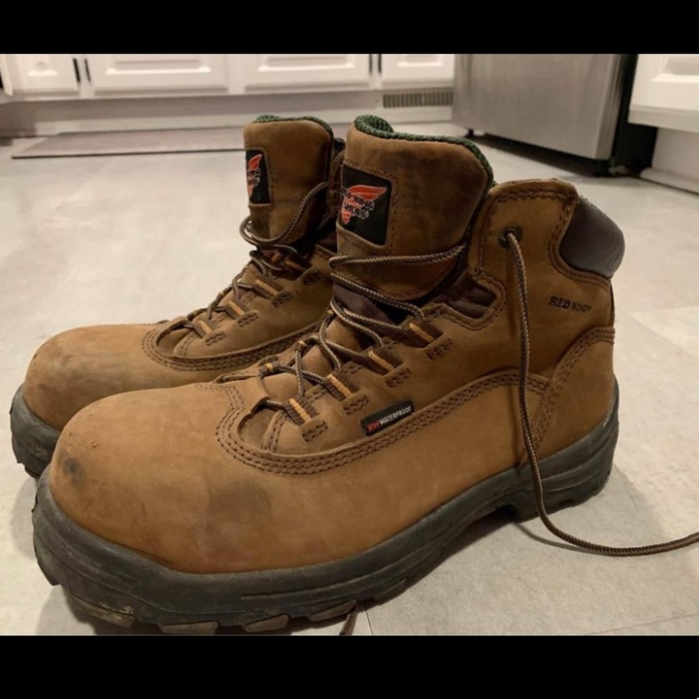 WOMENS REDWING BOOTS